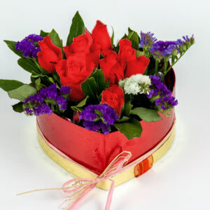 Κουτί σε Σχήμα Καρδιάς με Τριαντάφυλλα και Γέμιση Προβάτσιας